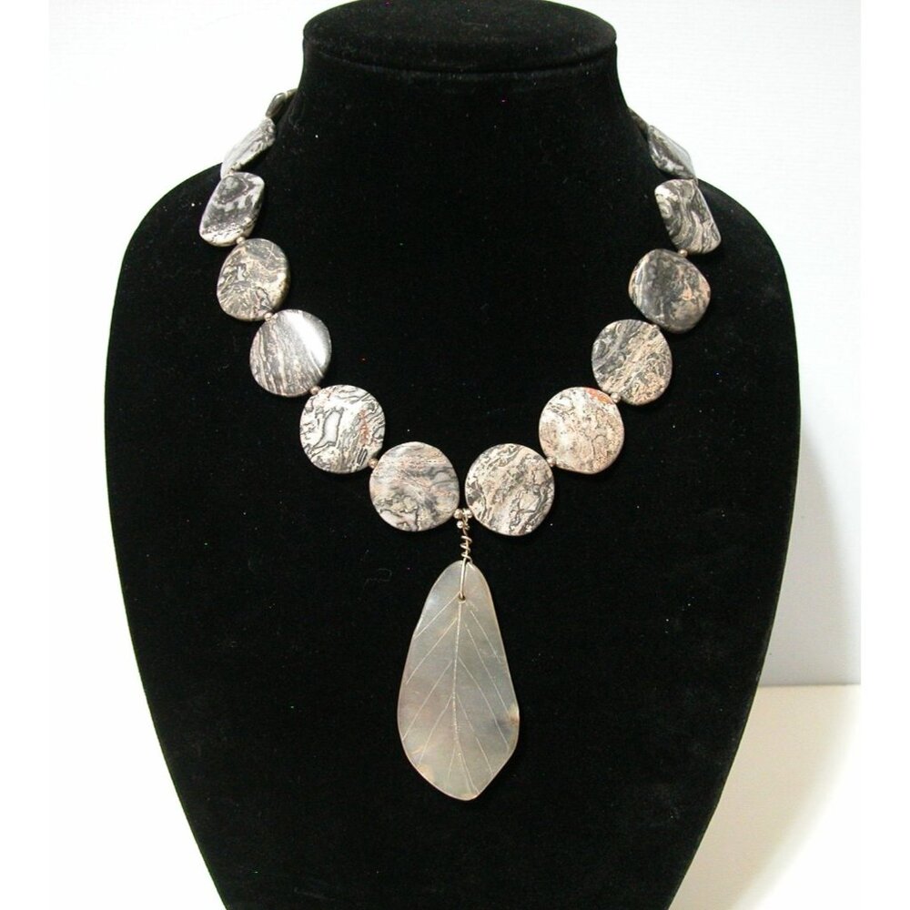 Handcrafted Jasper Beaded Necklace With Leaf-Shaped Agate Pendant & Hook Clasp